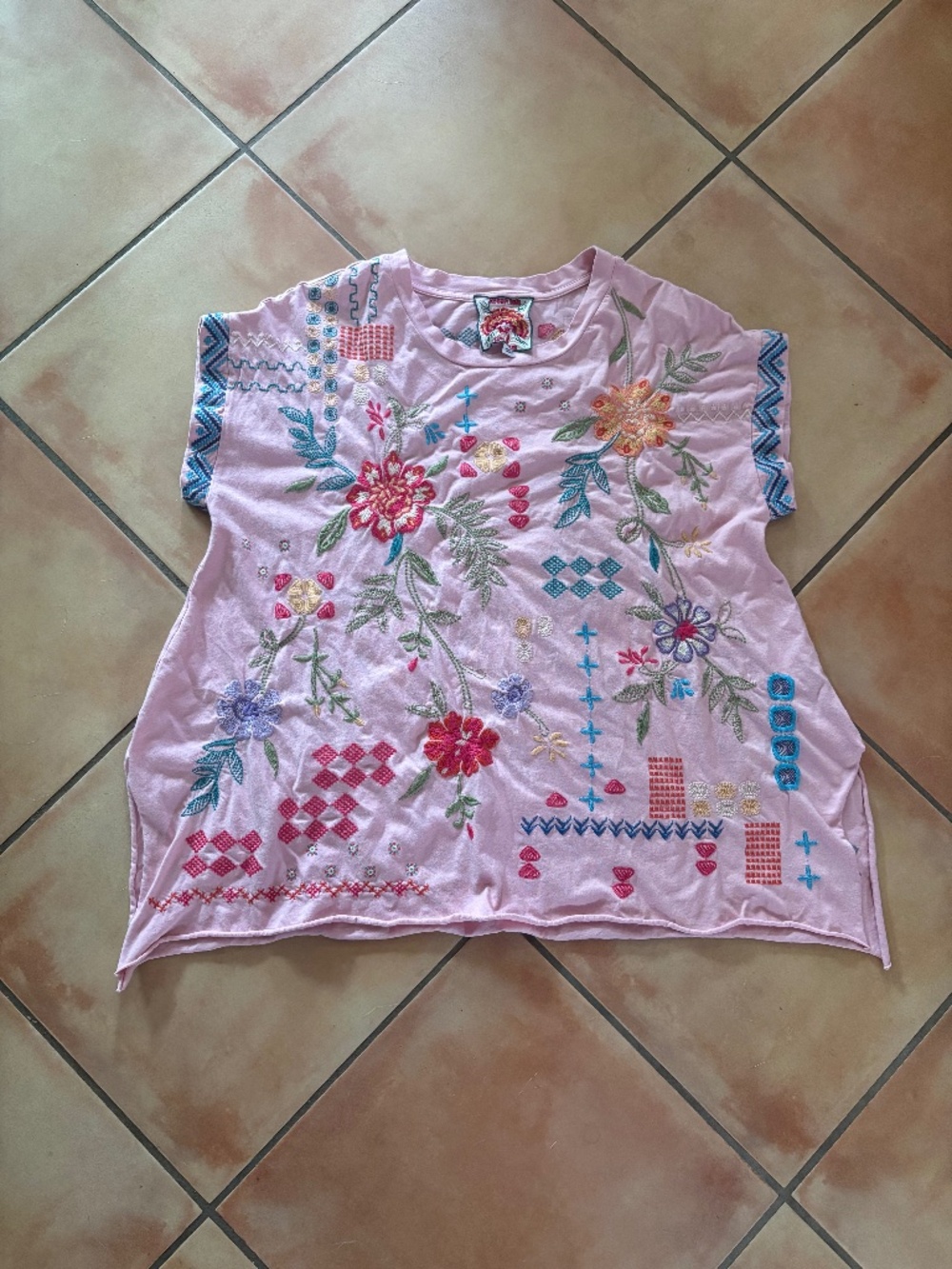 Beautiful Johnny Was Pink Embroidered Top Tee Shirt Tunic Size S